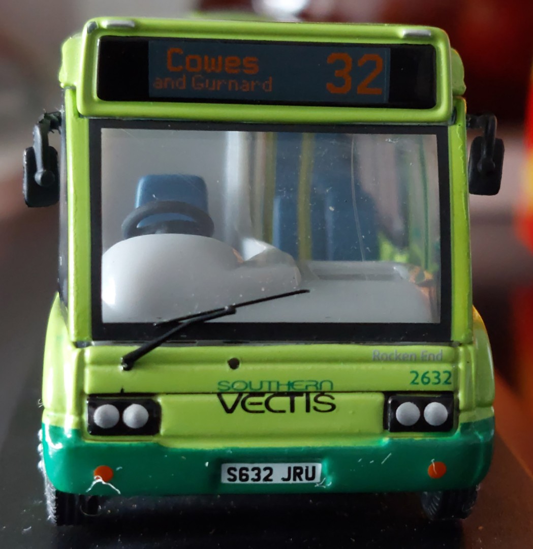Corgi OM44118A Southern Vectis, 32 Cows & Gurnard巴士模型