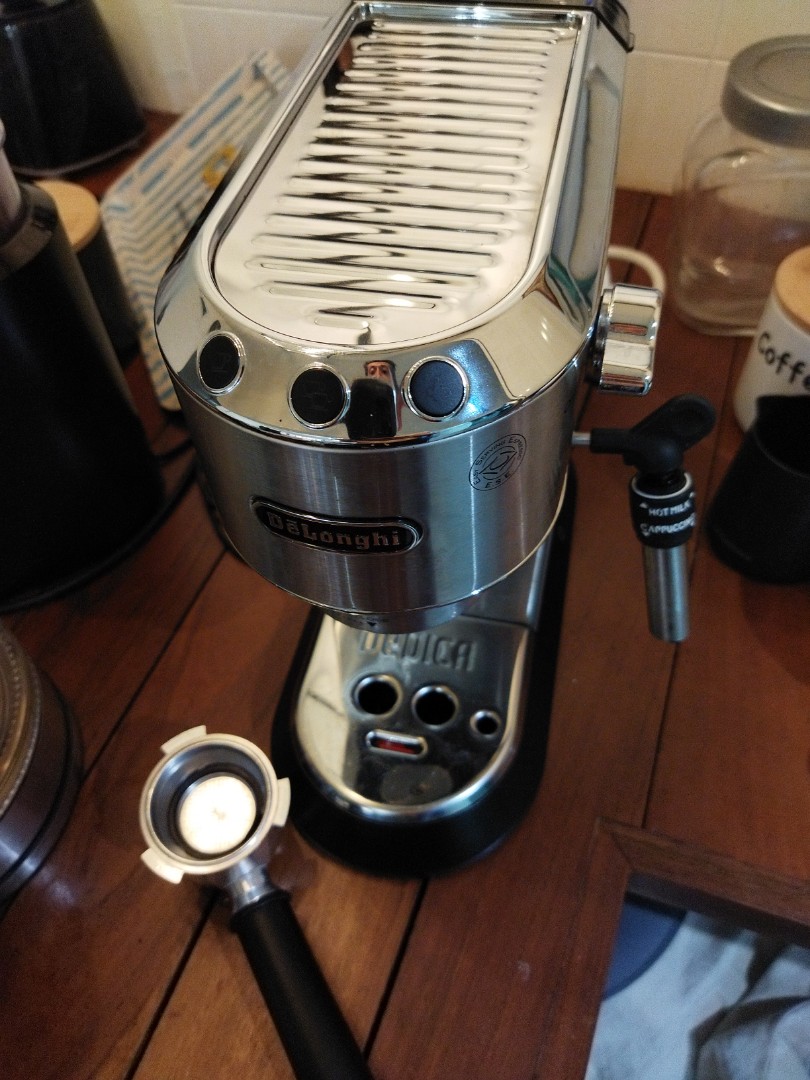 Delonghi EC680m Espresso Machine like new, Furniture & Home Living