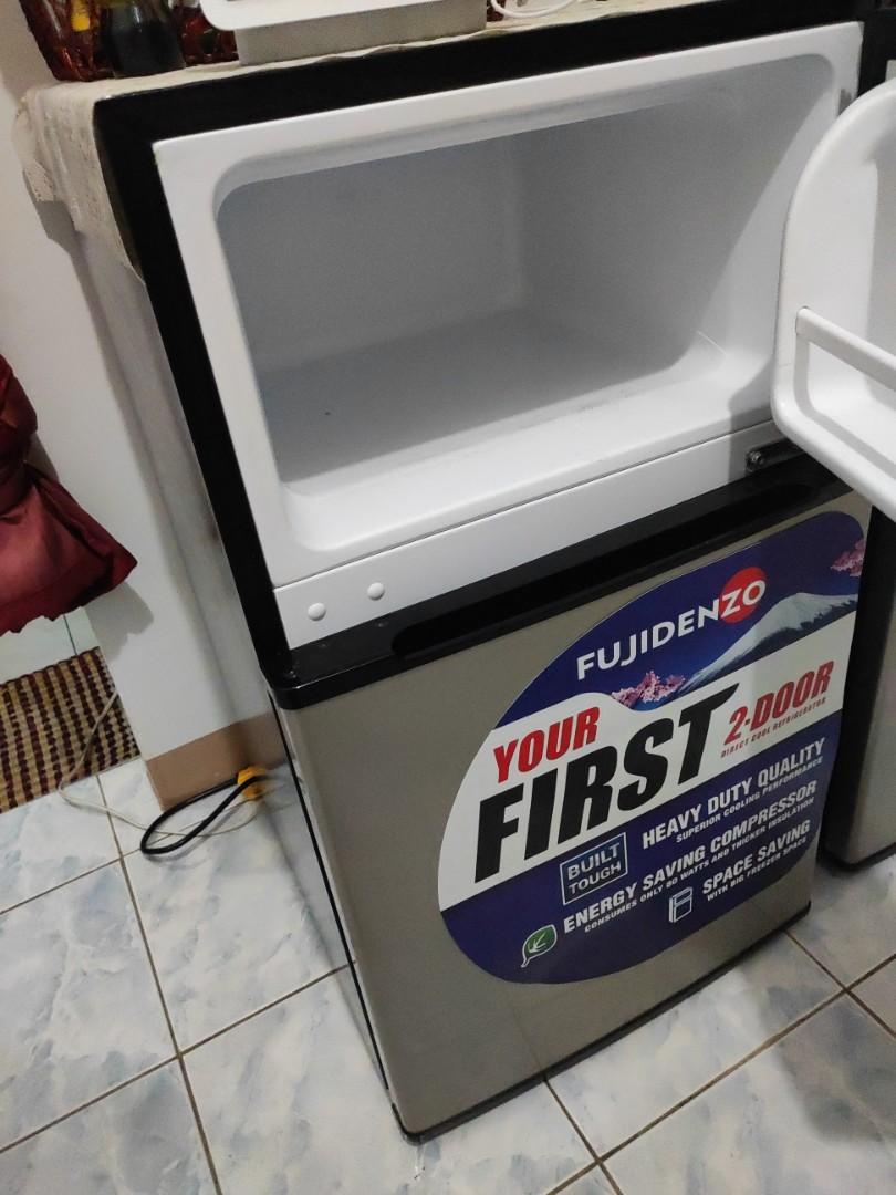 Fujidenzo Refrigerator (Category: Refrigerators and Freezers) located in Makati City. Submitted by ck034 (Listing ID 1141732147, Image 3). Description: Selling my used Fujidenzo ref For pickup only Rush sale No issues sa makina 1.5 years old Reason for selling: moving out PM if interested Item is still available while post is still up.
