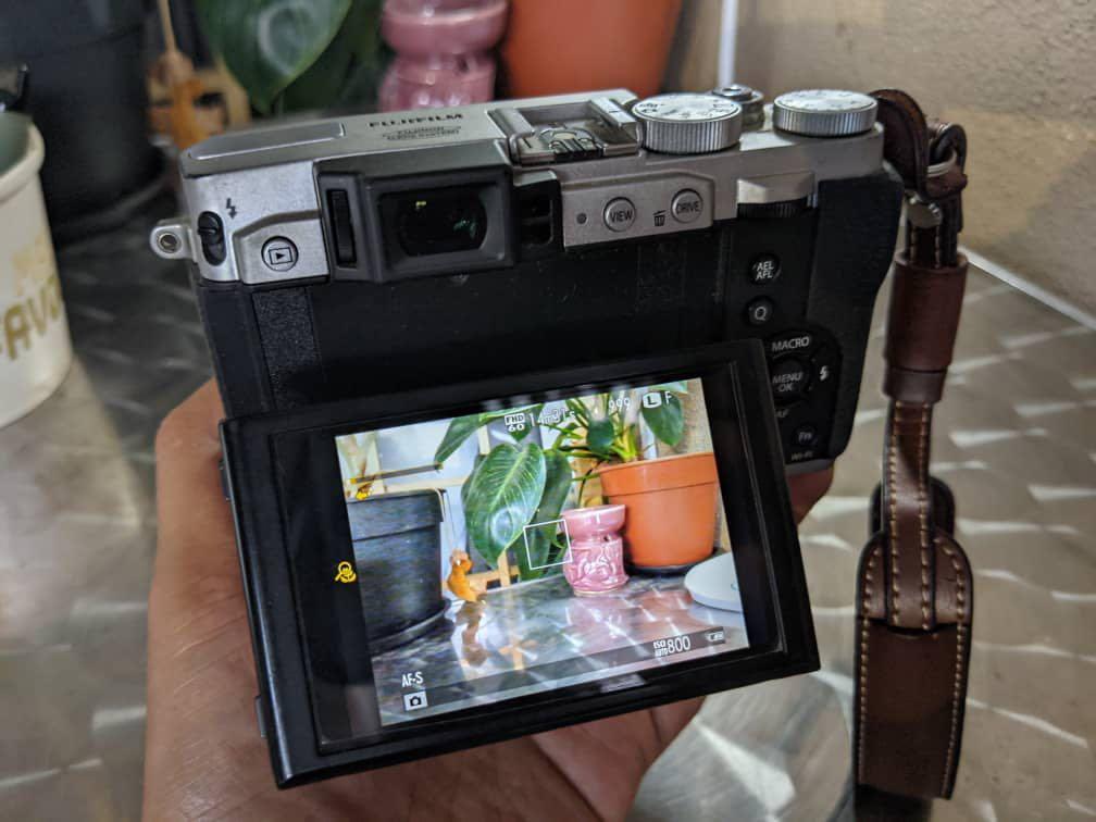 harga fuji x30