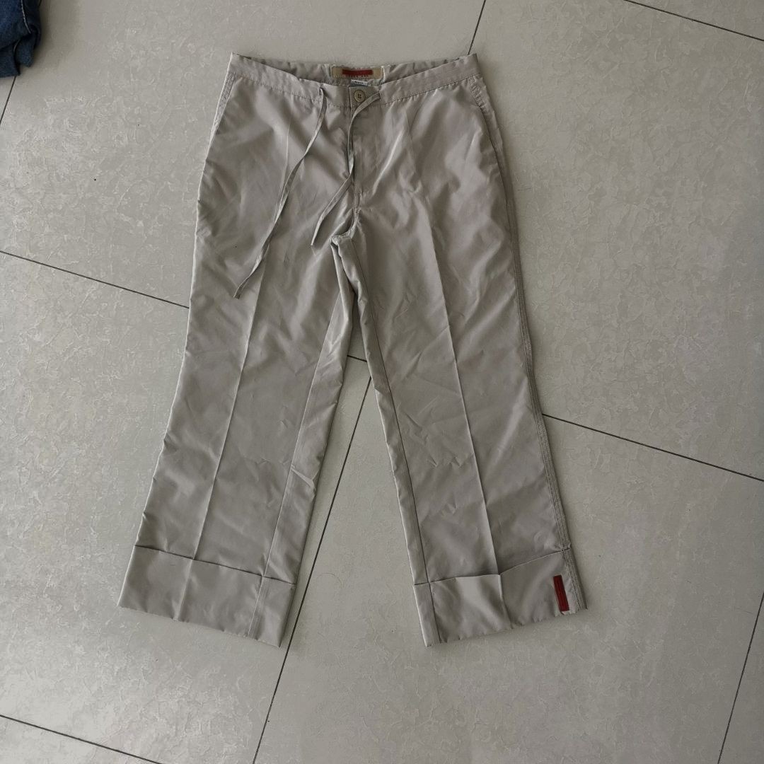 Guess khaki 3/4 pants, Fesyen Wanita 