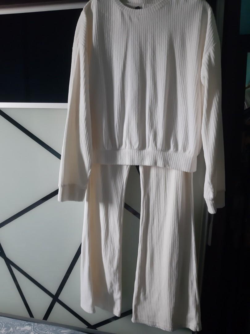 Hu0026M RIBBED CO-ORD WHITE SET, Women's Fashion, Tops, Other Tops on Carousell