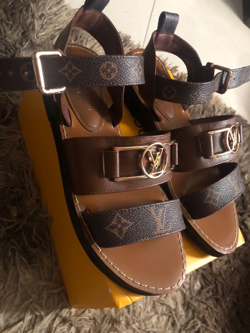 Louis vuitton sandals, Women's Fashion, Footwear, Flats & Sandals on
