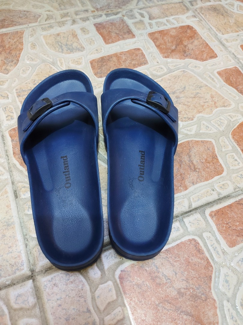 Outland Slides, Women's Fashion, Footwear, Slippers and slides on Carousell