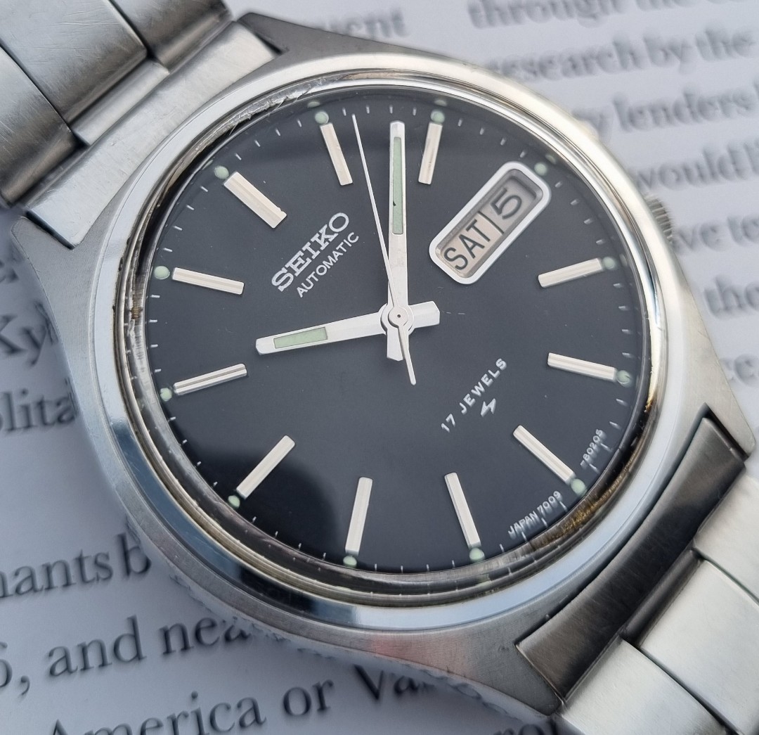 Seiko 7009-8028 automatic mens watch - all original - September 1985, Men's  Fashion, Watches & Accessories, Watches on Carousell