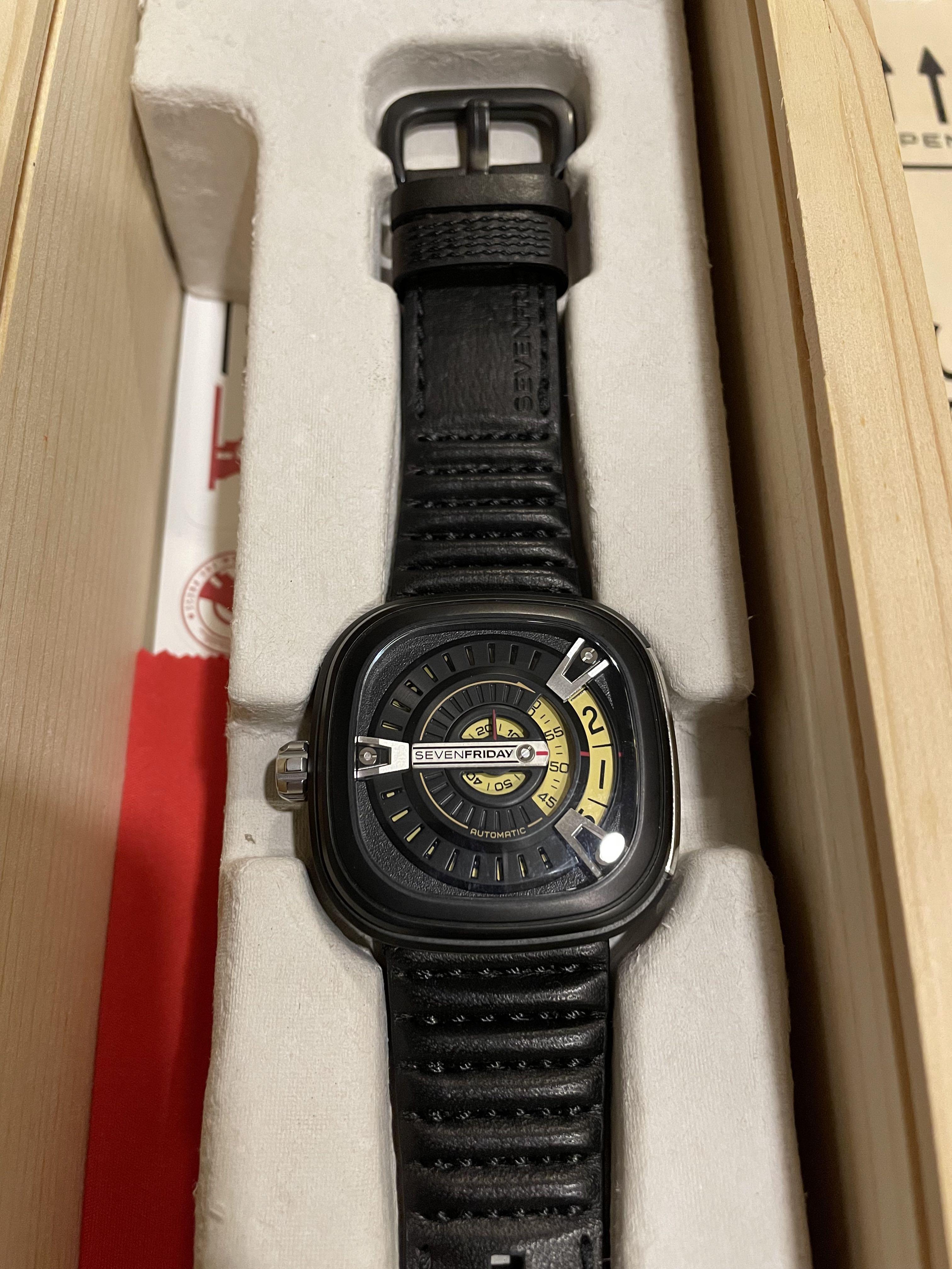 Sevenfriday watch best sale time setting