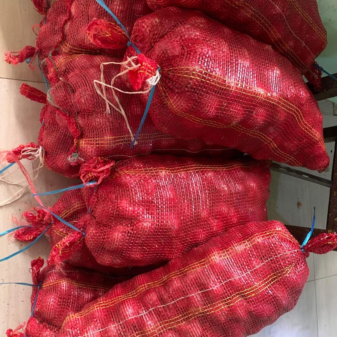 SIBUYAS 38 PESOS PER KILO (Category: Food Organization & Storage) located in Caloocan City. Submitted by leonard236 (Listing ID 1141706408, Image 3). Description: Sibuyas 250 per sack Less po natin pag bulk orders 6 kilos per sack We deliver via lalamove/toktok PM na po 🥳.