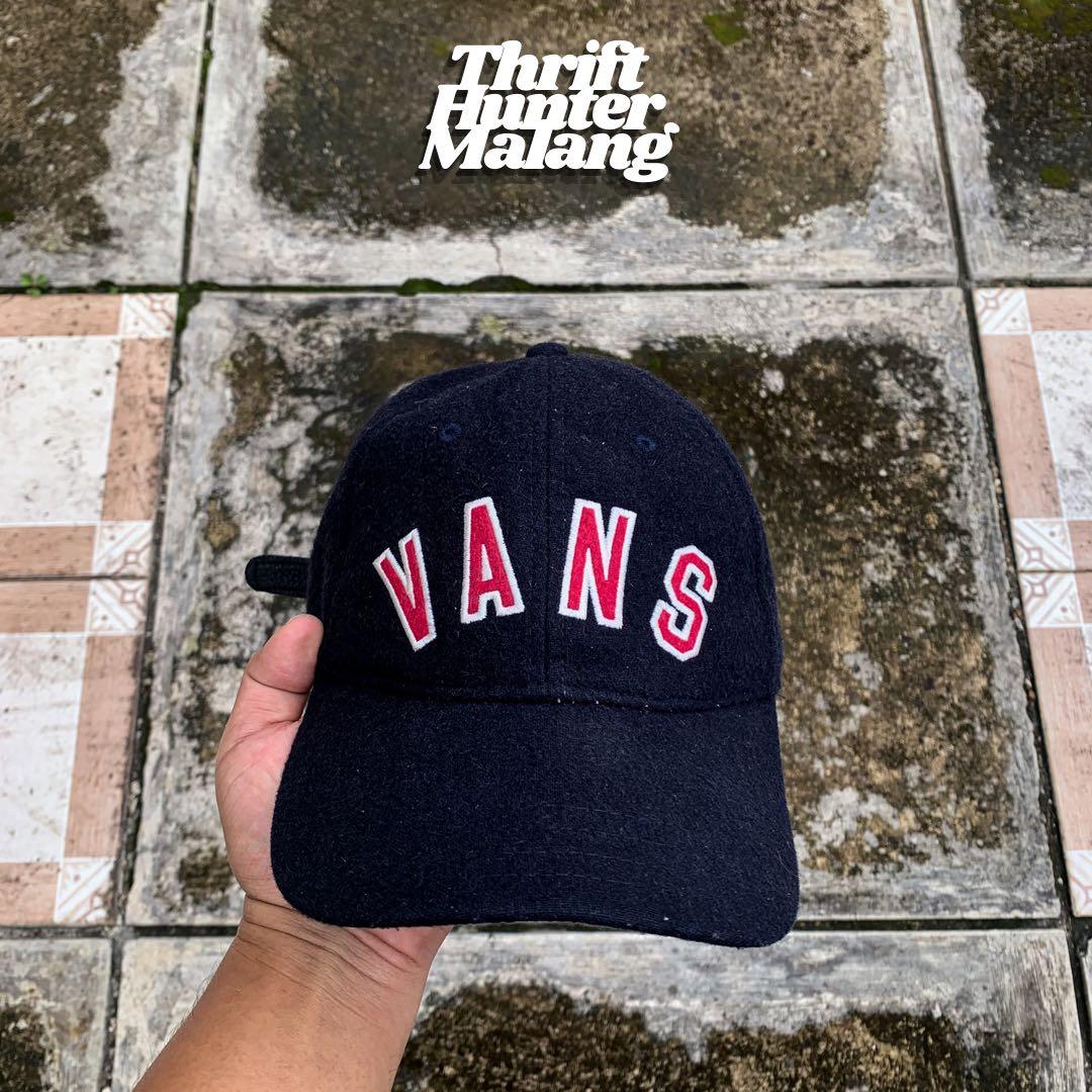 Topi VANS Original Horizontal Script Logo Material Wool Fesyen
