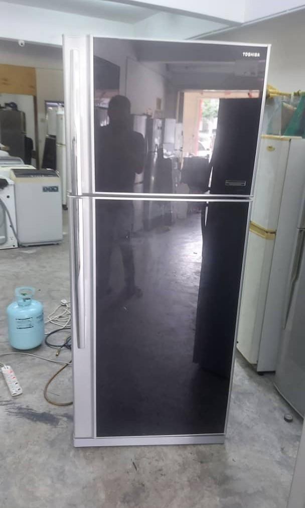Toshiba fridge auto ice maker, TV & Home Appliances, Kitchen Appliances