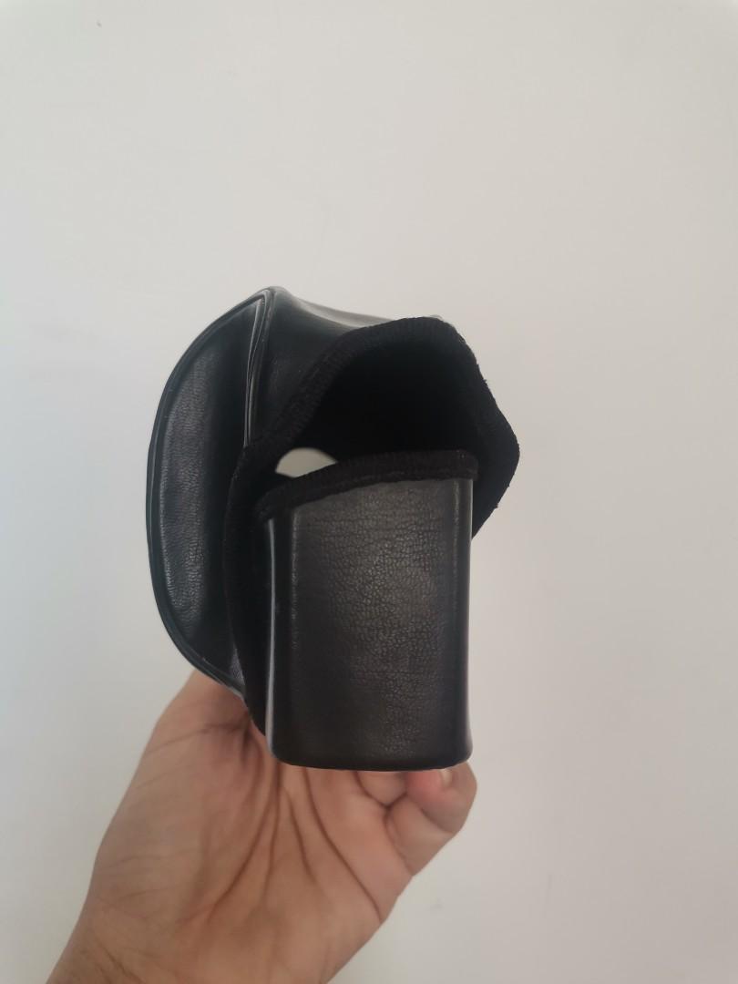 Yashica MF-2 super Leather Case (Category: Camera Bags & Carriers) located in Carmona. Submitted by rpute (Listing ID 1141704106, Image 2). Description: .