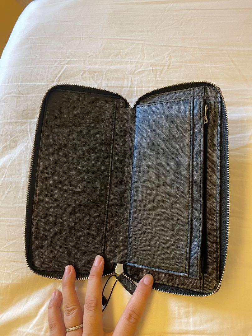 zara travel wallet