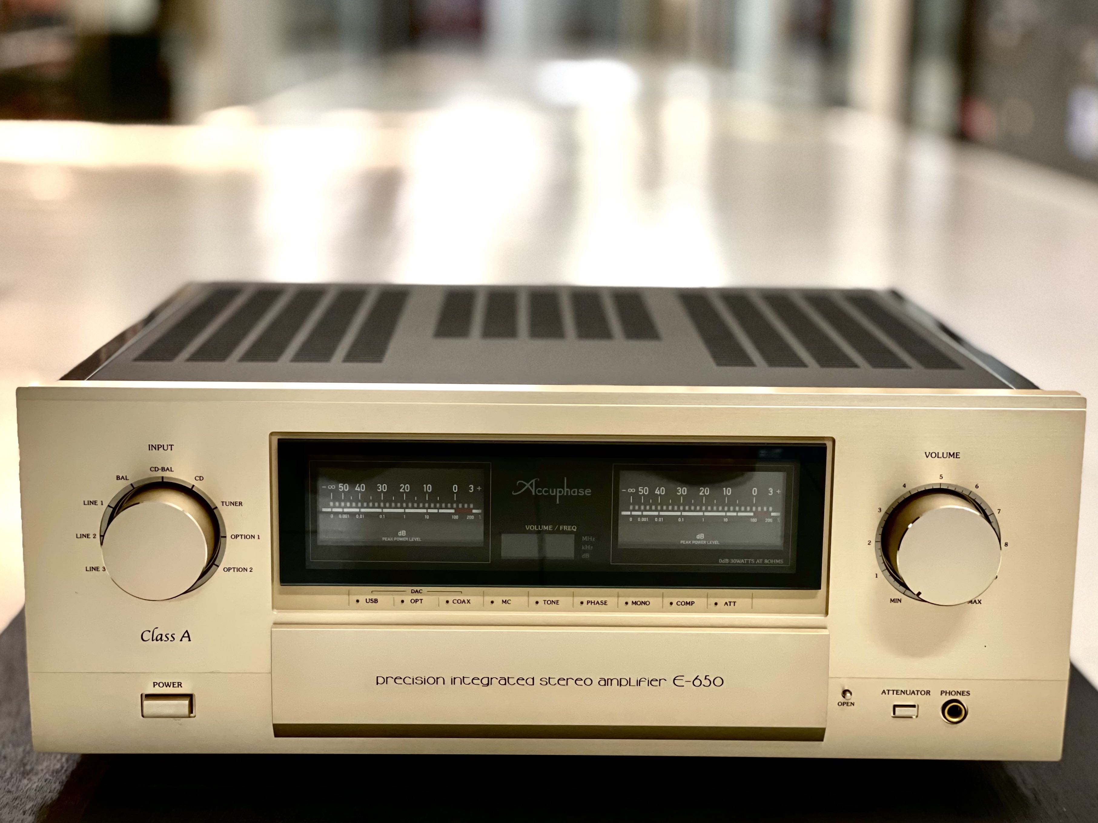 Accuphase E650 integrated amp, Audio, Soundbars, Speakers ...