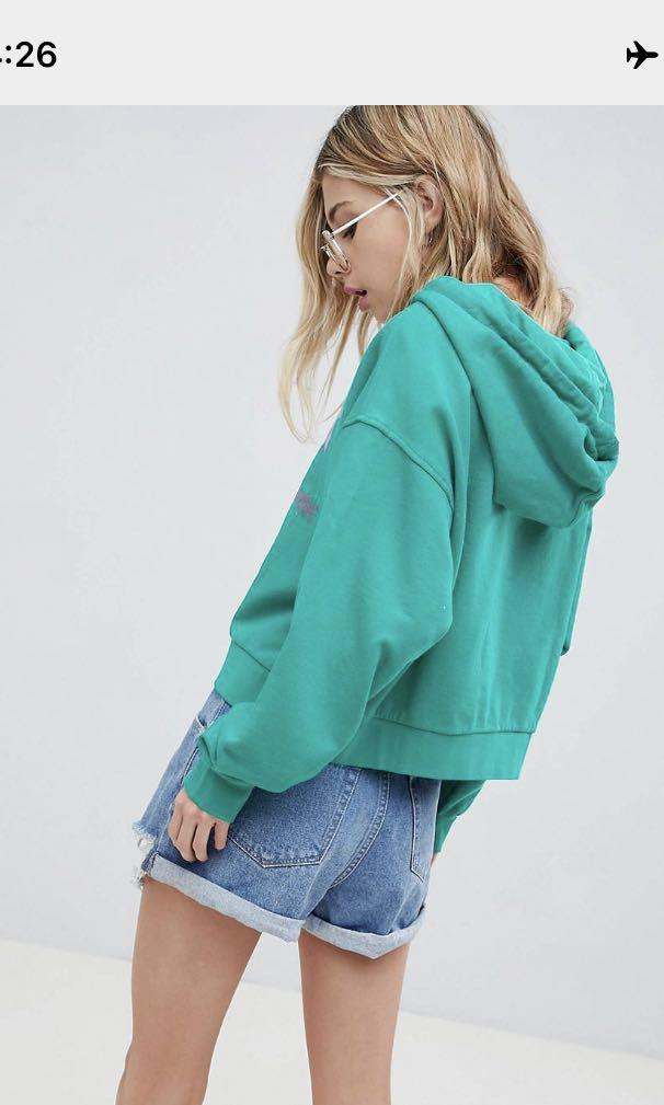 cropped logo hoodie