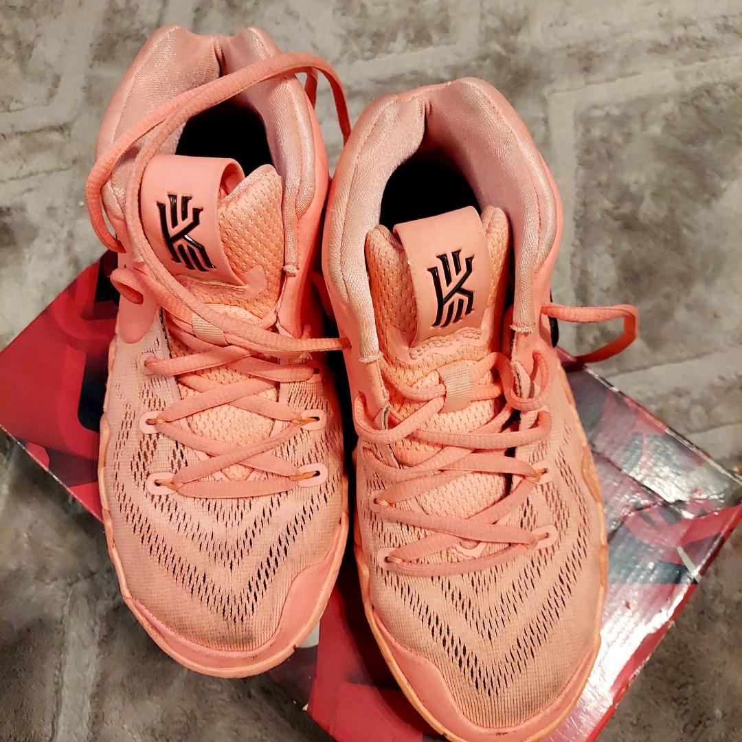 Kyrie irving best sale 4 atomic pink