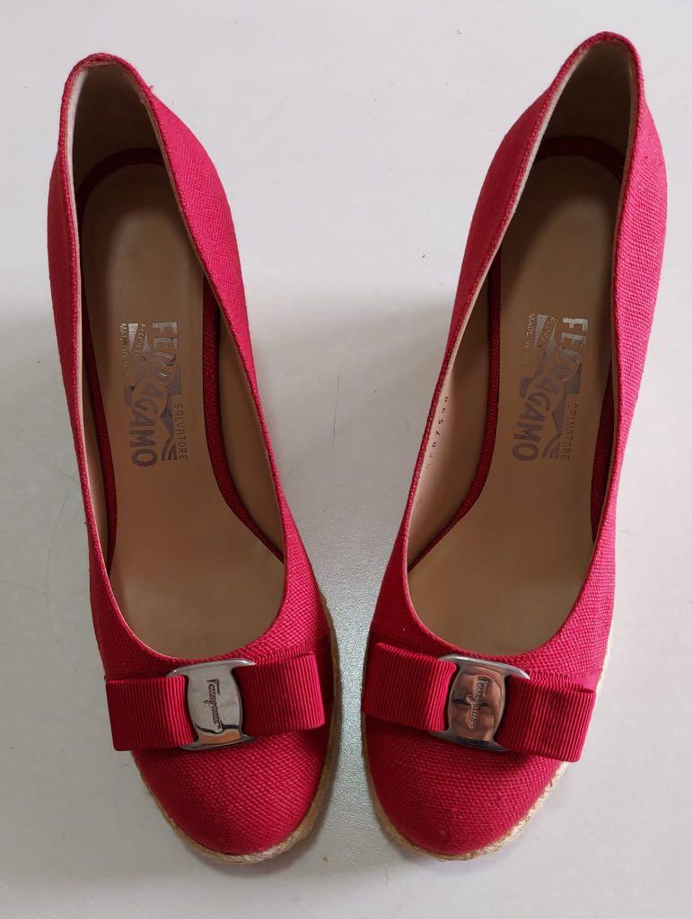 Red wedges size top 9