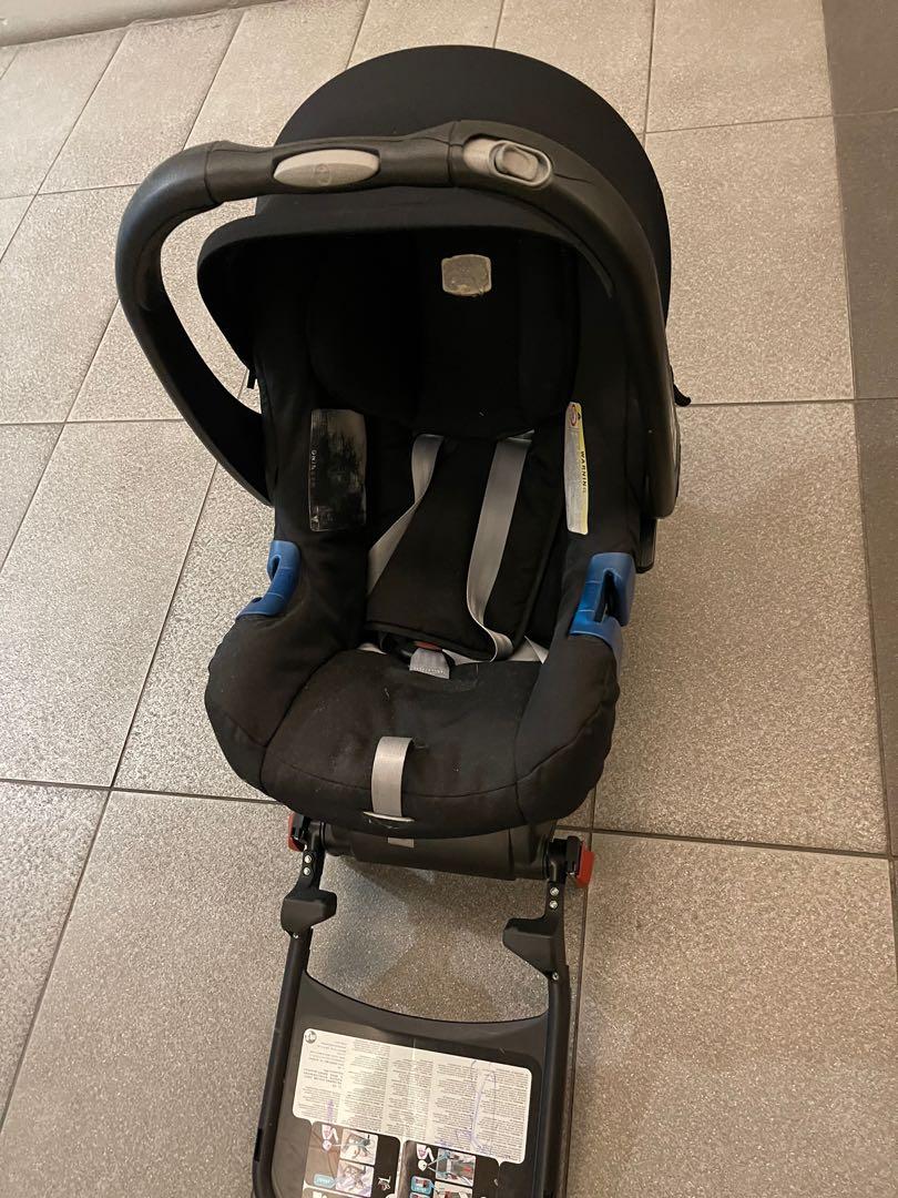 Britax baby car seat with isofix and Quinny Moodd Stroller