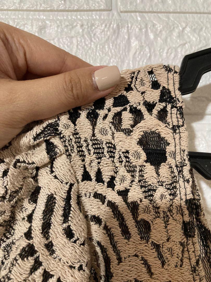 BSCO Lace Top XS (Category: Blouses) located in Las Pinas. Submitted by nariph (Listing ID 1141933820, Image 1). Description: Once used.