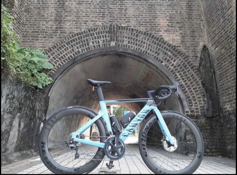 Canyon Aeroad CF SL8 Disc Sports Equipment Bicycles Parts