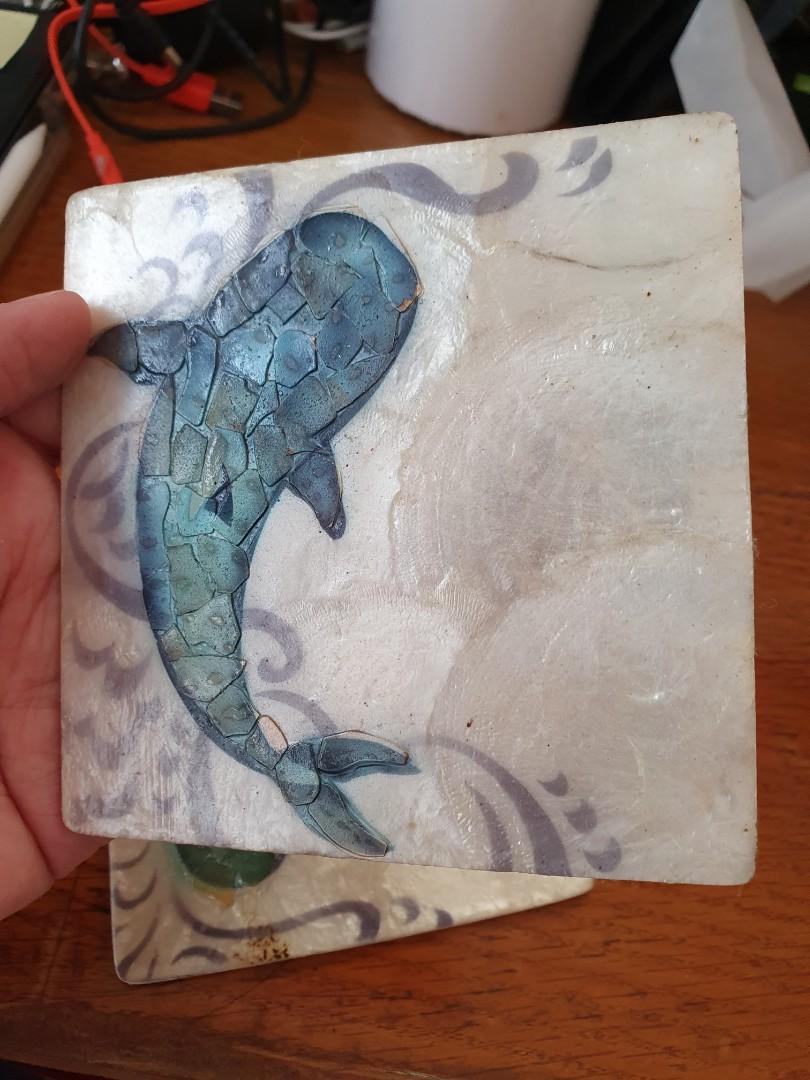 Capiz shell coasters (Category: Table Linen & Textiles) located in Cavite. Submitted by 4ckids (Listing ID 1141918569, Image 3). Description: lot of 3 selling as is.