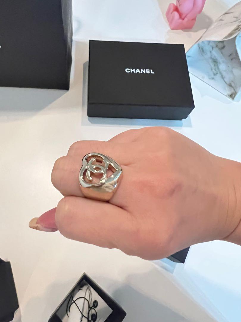 Chanel shop heart ring
