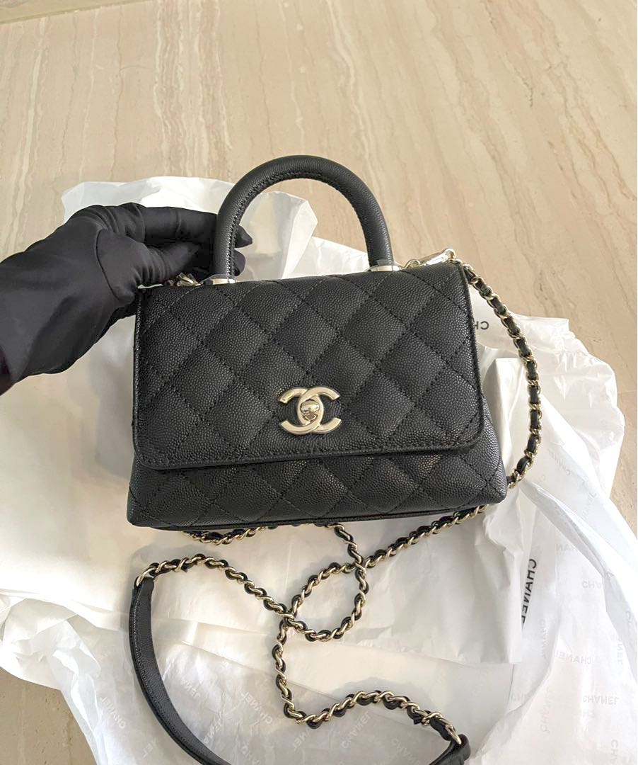 Chanel caviar 22P Coco handle mini LGHW microchip, Luxury, Bags ...