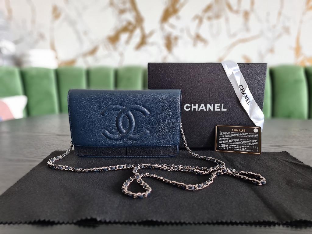 Timeless/classique leather wallet Chanel Blue in Leather - 36453403