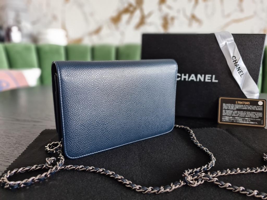 Timeless/classique leather wallet Chanel Blue in Leather - 36453403