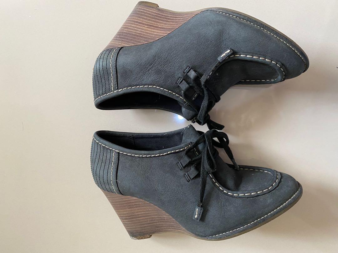 Clarks Wedge Shoes, Fesyen Wanita 