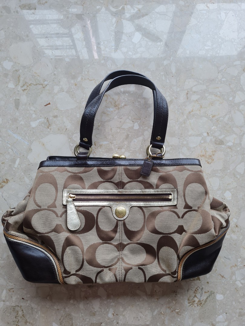 Coach bags classic best sale design