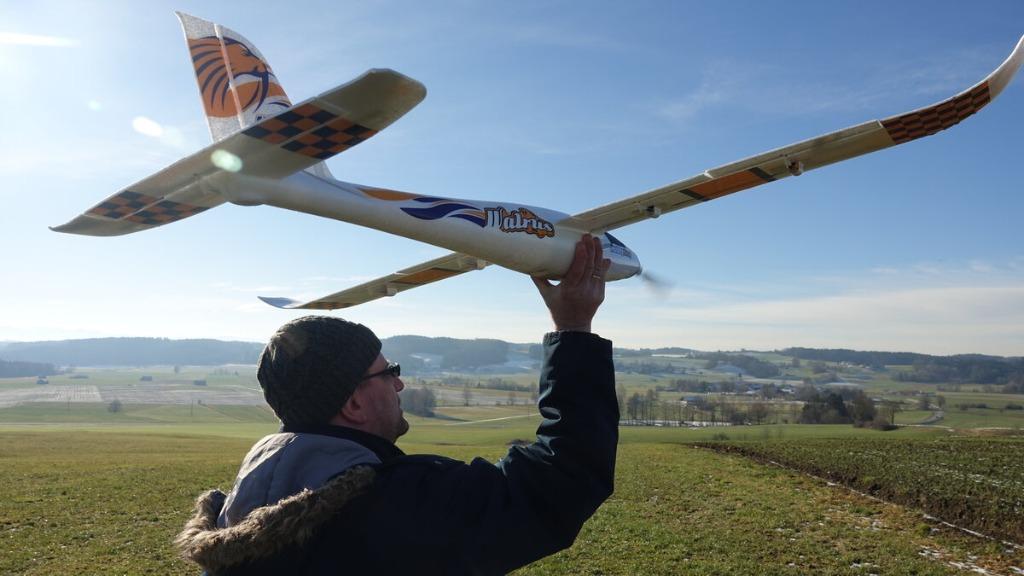 Hobbyking Walrus Plug and Fly Glider w Flaps EPO 1400mm☆ホビー 