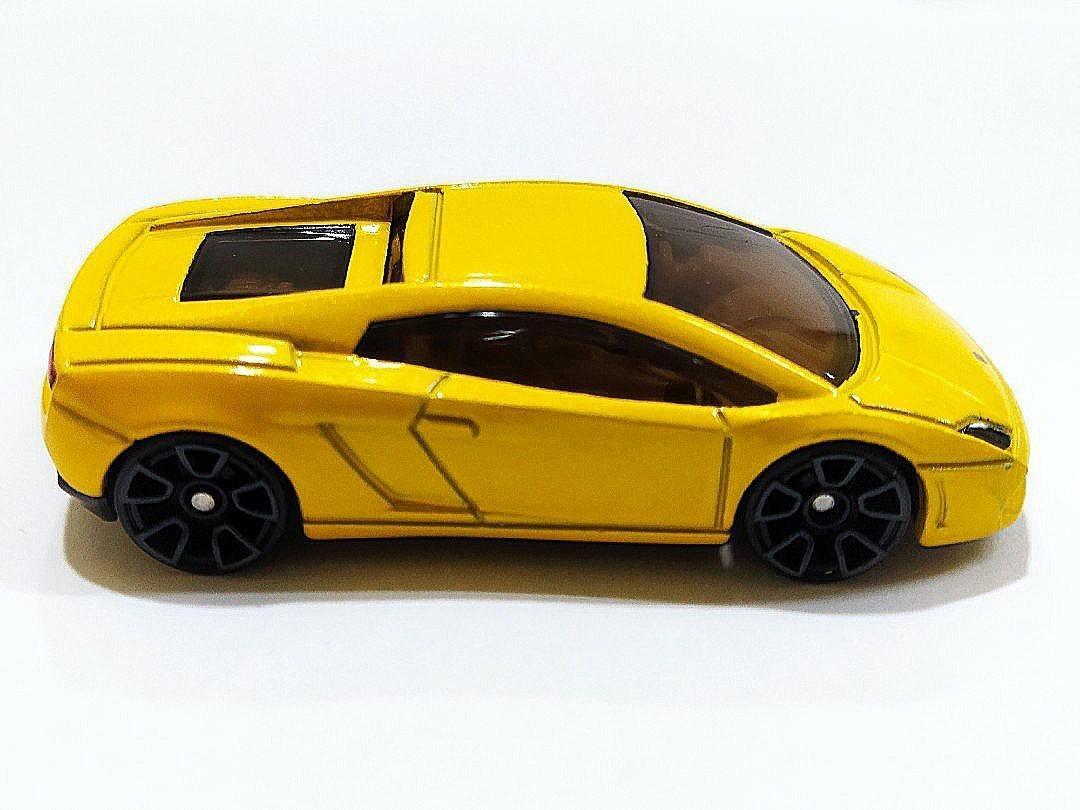 Hot wheels lamborghini 2019 2025