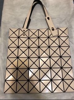 （分類：）位於 。 由 louiski 提交（商品編號 1142094939，圖片 1）。簡介： 。