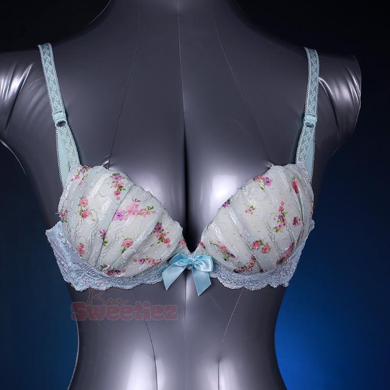 NEW! Push-up Bra  Size B70 (JP) or 32A (US)