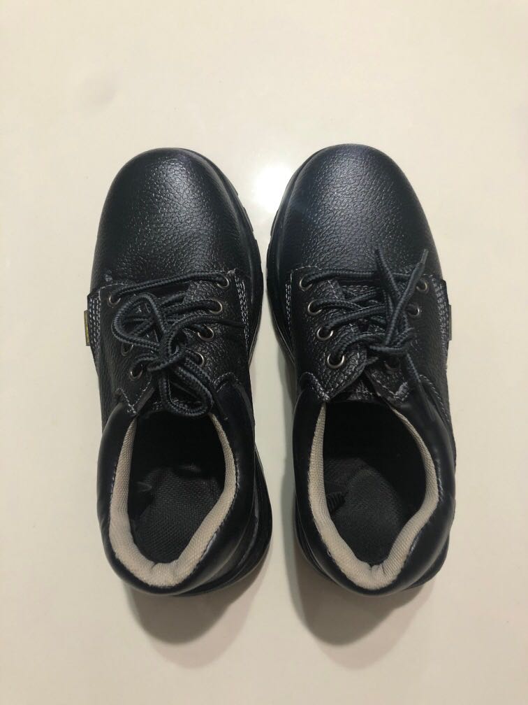 kitchen safety shoes, Women's Fashion, Footwear, Boots on Carousell