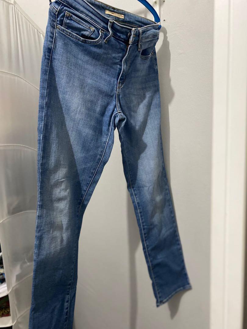 Original Levis 712 Slim (Size 28), Women's Fashion, Bottoms, Jeans &  Leggings on Carousell