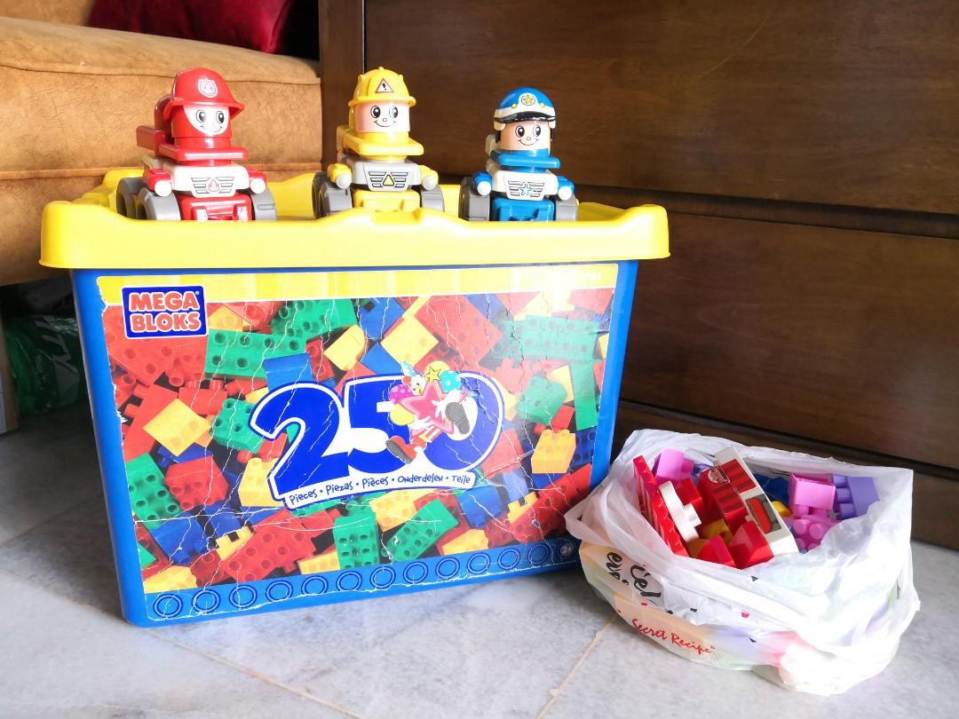Small mega bloks hotsell