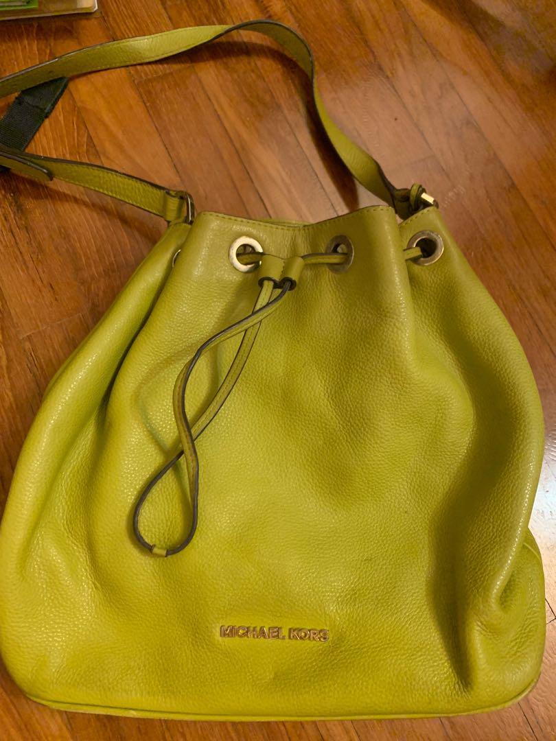 Michael kors bag for apple hot sale