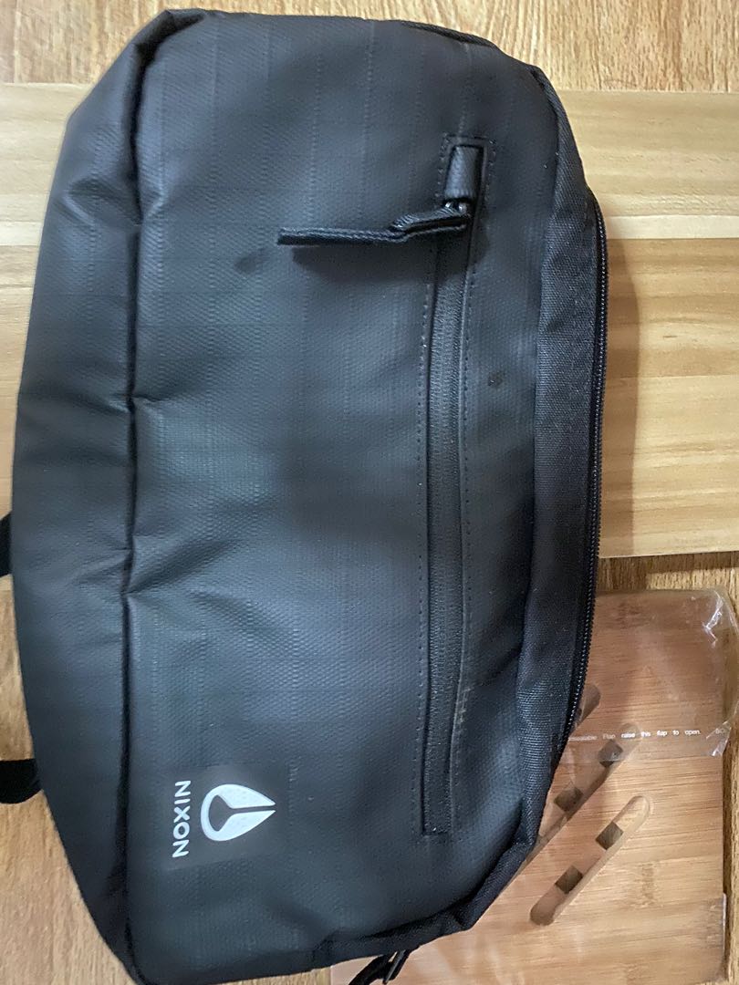 Nixon fountain sling bag Men s Fashion Bags Sling Bags on