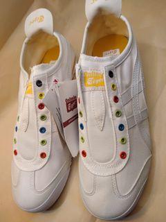 Yeezy Boost 350 US size 9.5, Men's Fashion, Footwear, Sneakers on Carousell