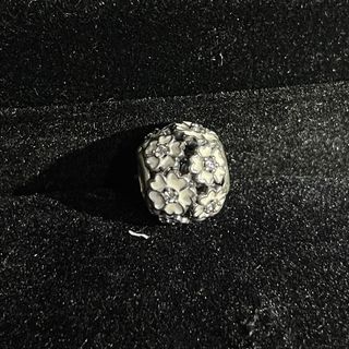 （分類：）位於 。 由 yannes.c 提交（商品編號 1142017449，圖片 1）。簡介： 。