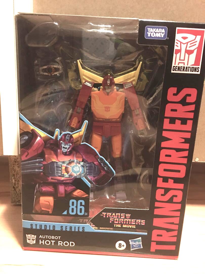SS8604 Hot Rod Transformers Voyager Class Studio Series 86, Hobbies