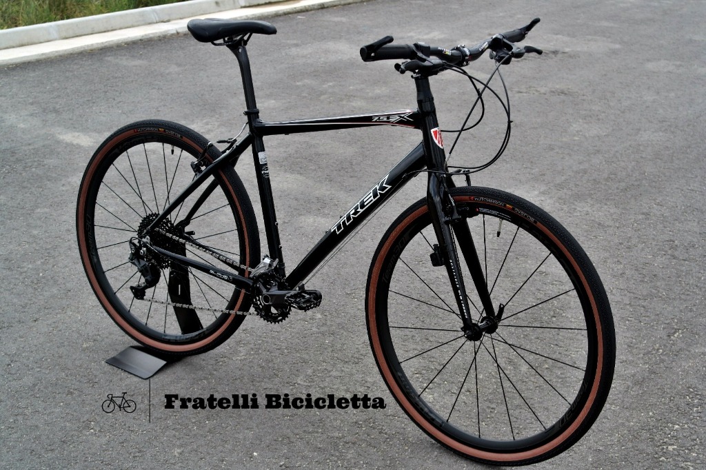 Trek FX Seven Five Hybrid. Size M L 10 Speed Deore M5000 M6000