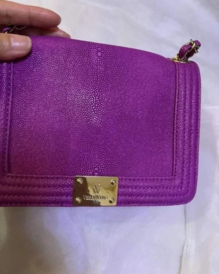 VERA WANG Stingray Bag, Women's Fashion, Bags & Wallets, Crossbody