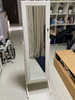 (Category: ) located in . Submitted by blytheq (Listing ID 1142082805, Image 1). Description: .