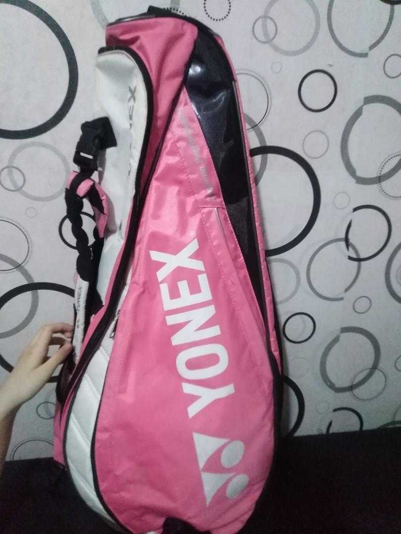 Yonex tennis racket bag (Category: Racket and Ball Sports) located in Bacoor. Submitted by roxd_everything (Listing ID 1141918556, Image 1). Description: .