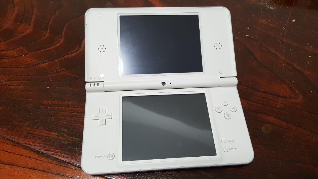 24 Hours Sale Used Nintendo Dsi Ll White Video Gaming Video Game Consoles On Carousell