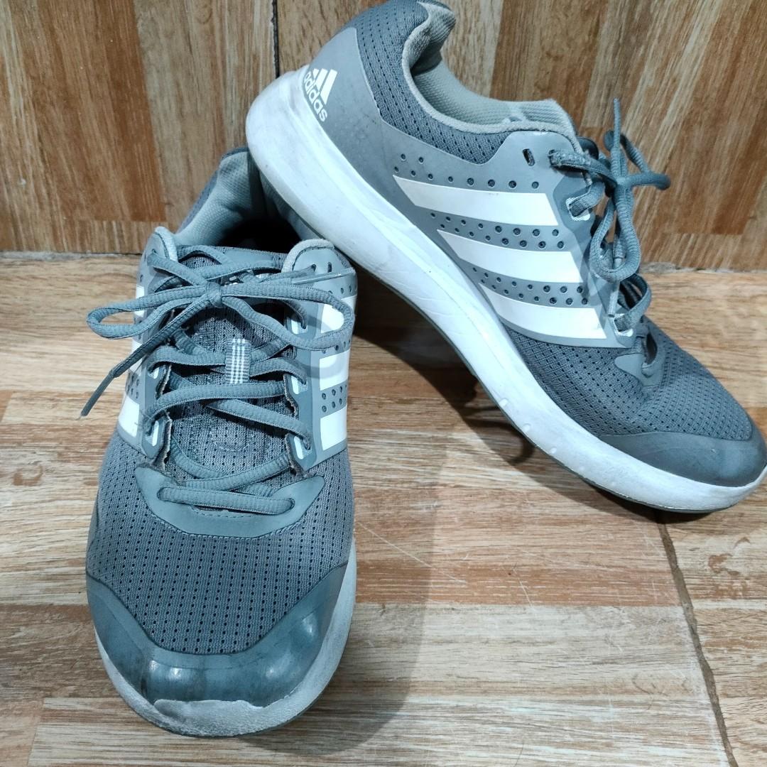 ee8352 adidas