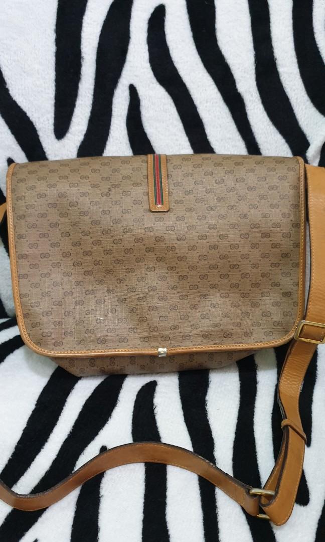 Authentic gucci vintage sling (Category: Luxury Bags & Wallets) located in Baguio. Submitted by coolxander (Listing ID 1142264367, Image 3). Description: very good condition.