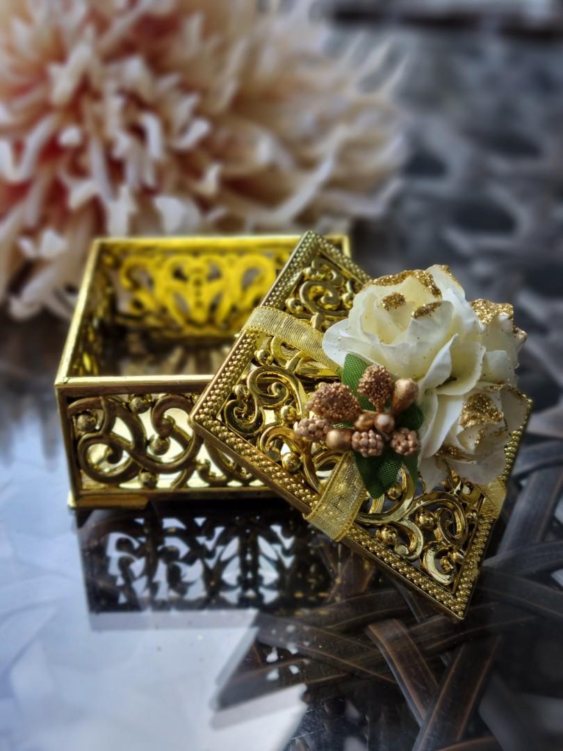 Bunga rampai holder/ Bunga Rampai, Hobbies & Toys, Stationery & Craft ...
