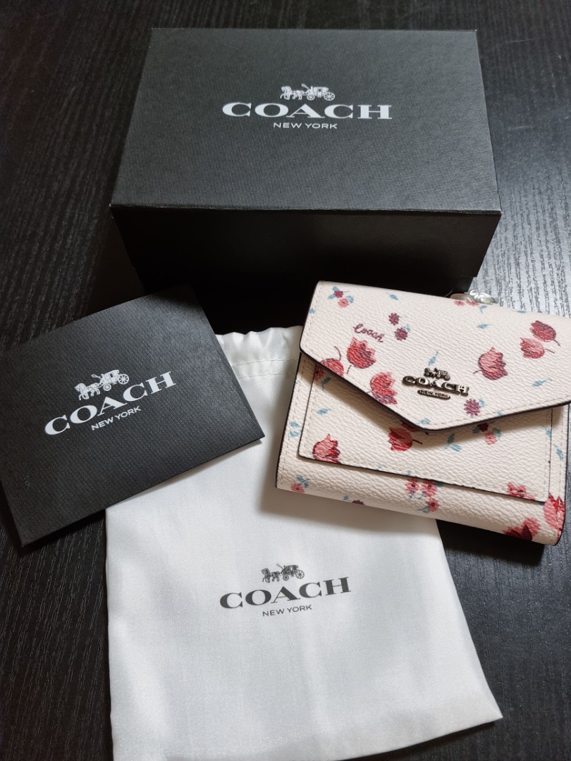 Coach Tulip Meadow Print Small Wallet, Women's Fashion, Bags & Wallets